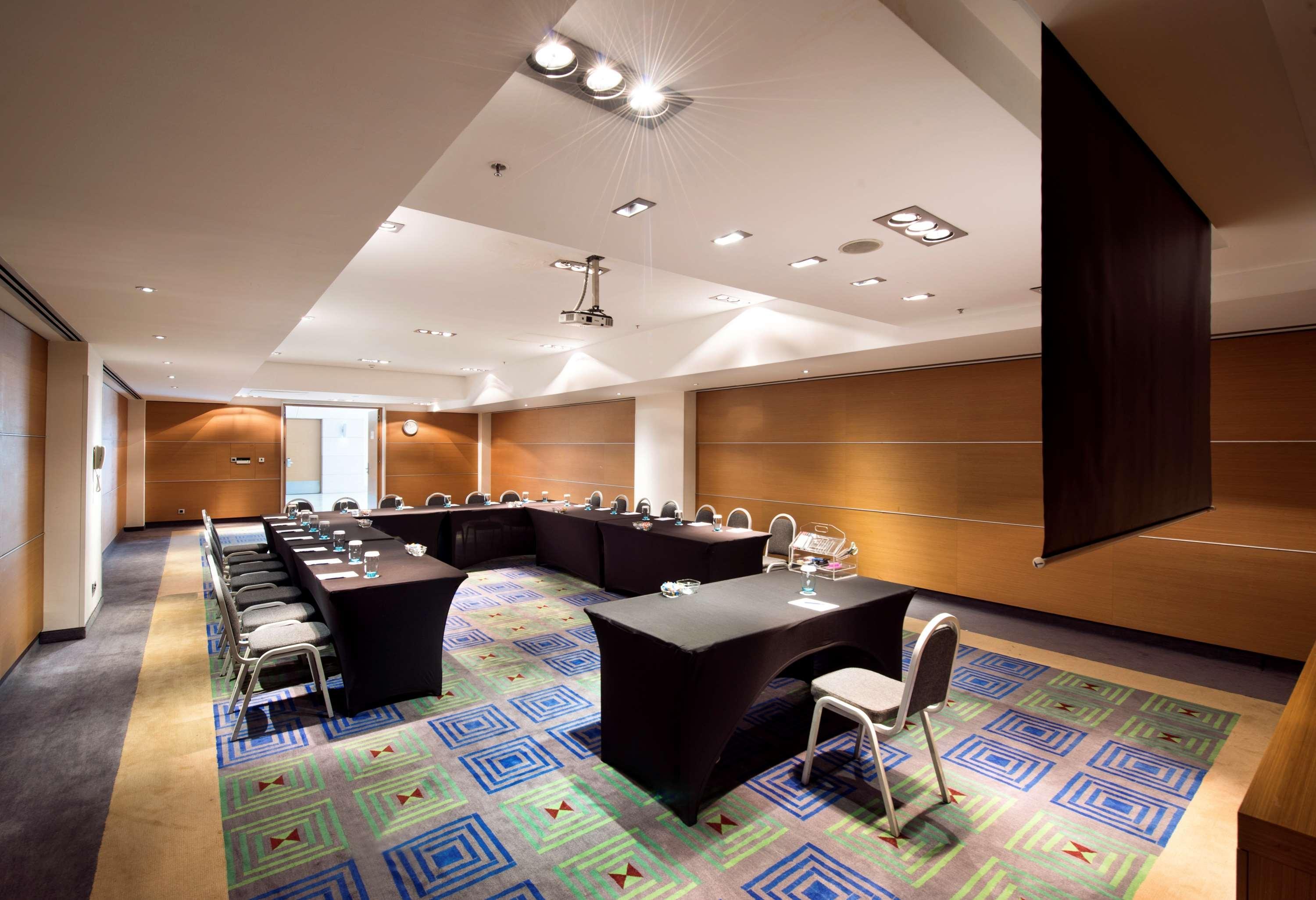 Bh Conference & Airport Hotel Istanbul Bagian luar foto